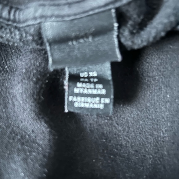 🟣 H&M Black Sweatshirt - Picture 3 of 3